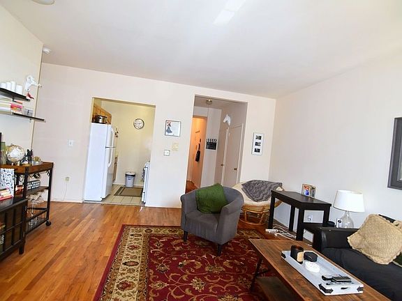 5th image of 3200 Broadway APT 2B