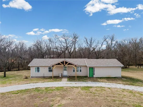 24915 County Road 234, Carrollton, MO 64633