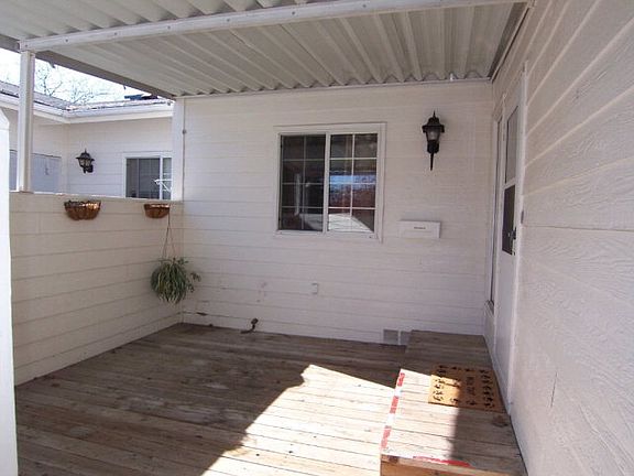 5th image of 727 Linden Pl