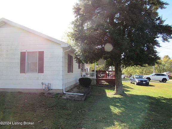 4th image of 305 William E Lobb Dr
