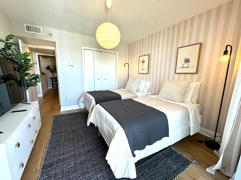 5555 Collins Ave #16V — Photo 4