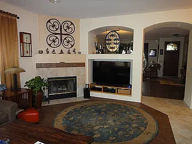 4 bed, 2045 sqft, $4,900 — Photo 3