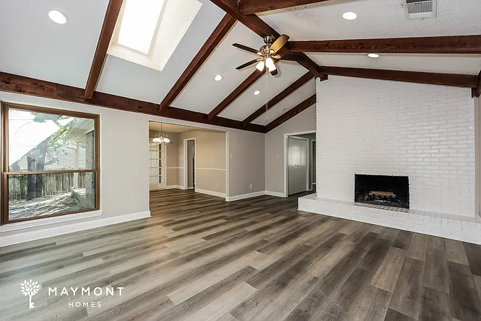 3 bed, 2.0 bath, 1951 sqft, $2,095 — Photo 4