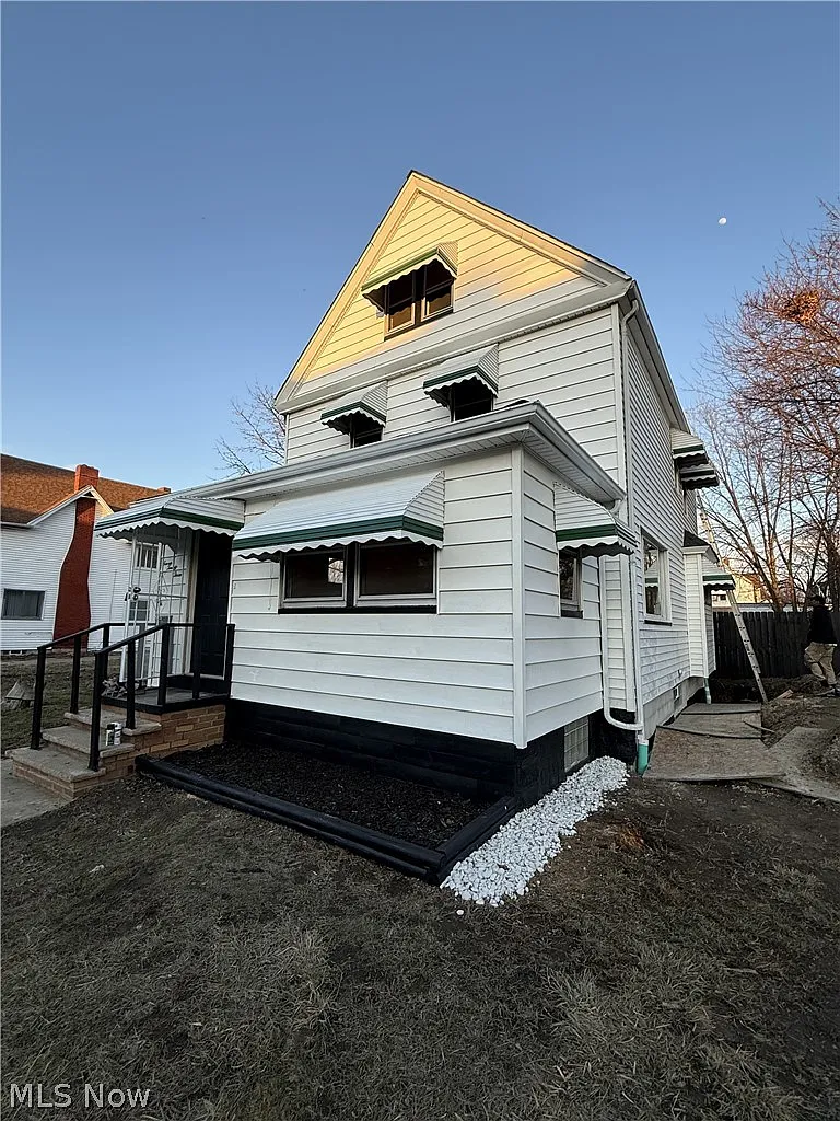 723 E 156th St photo 1