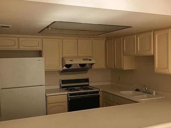 4th image of 86 N Allen Ave Unit 3