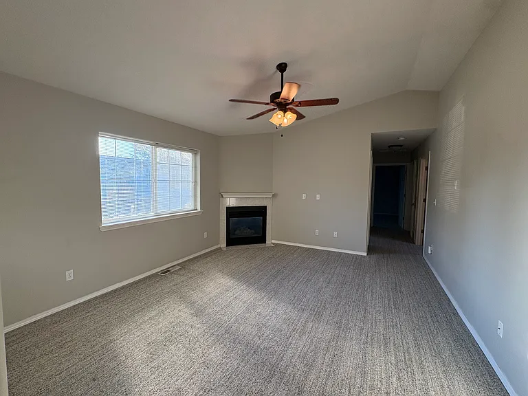 13716 SE Linden Ln — Photo 2