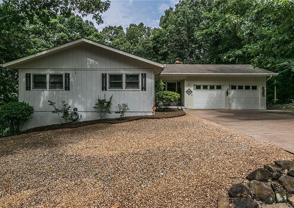 1st image of 2 Evans Ln