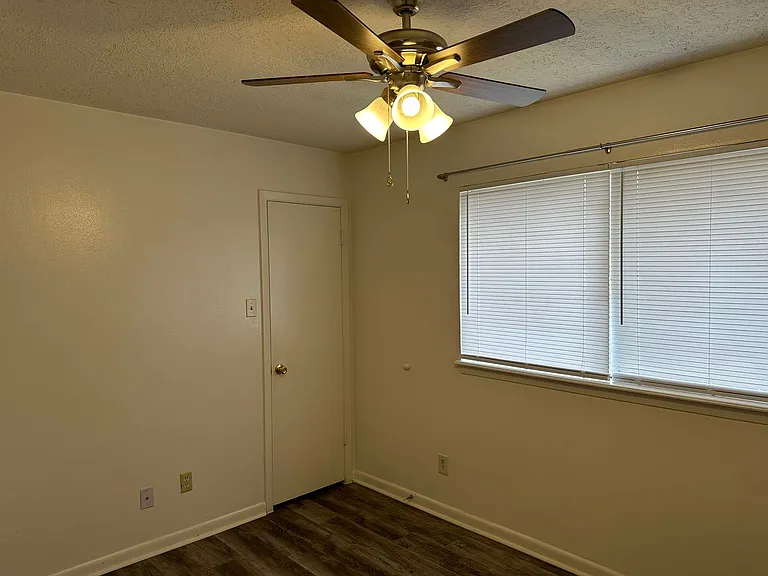 808 Concho Pl — Photo 9