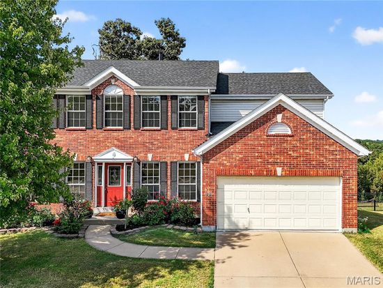 725 Rose Haven Ct, Ballwin, MO 63021