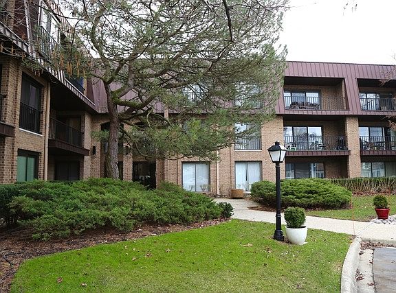 2nd image of 1 Ct Of Harborside APT 307