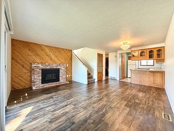 3rd image of 23004 E Colt Ln