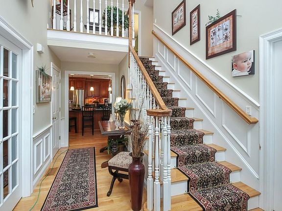 3rd image of 86 Longwood Cir