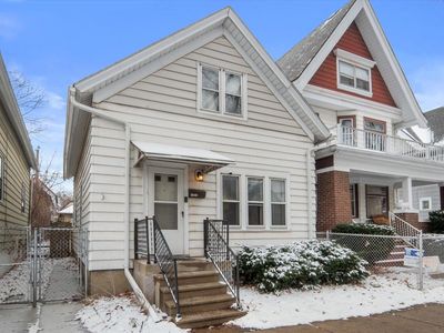 1234 West Scott STREET, Milwaukee, WI, 53204
