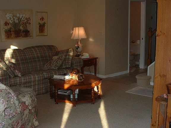 5th image of 112 Meadowlark Dr
