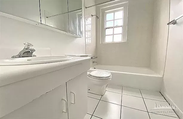 Rented by Manhattan Realty Group | media 5