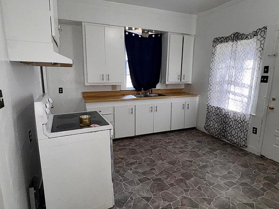 4th image of 415 Court St