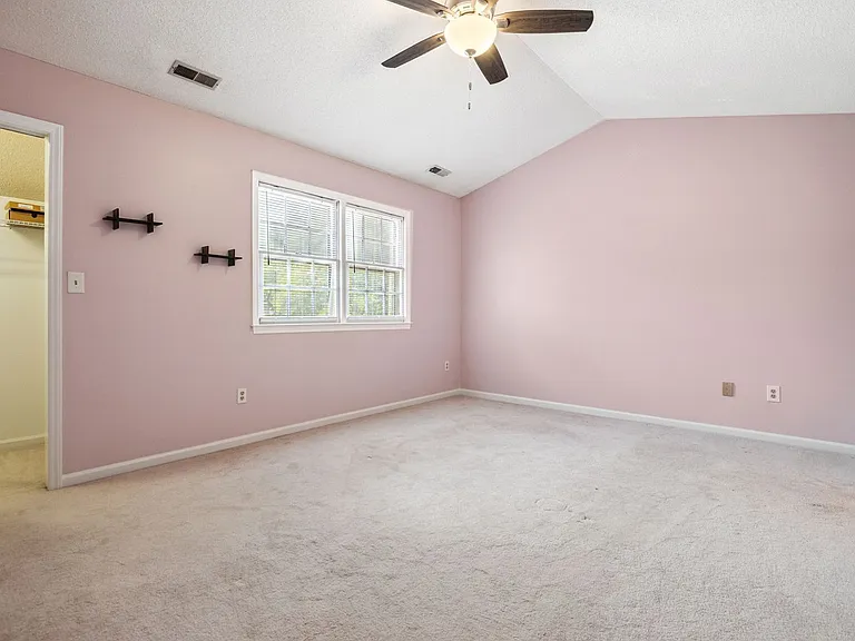 128 Shady Spring Pl — Photo 11