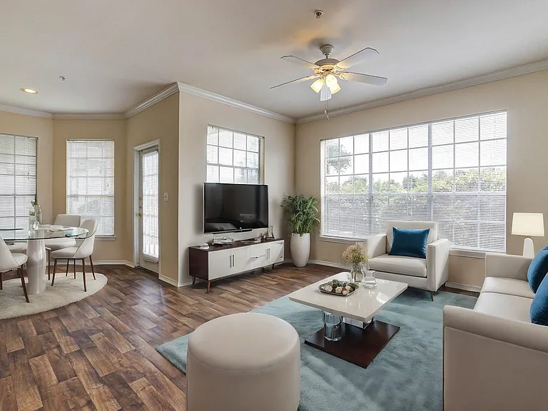 Turnberry Isle Apartment Homes — Photo 36