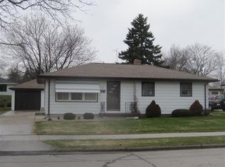718 S 30th St, Manitowoc, WI 54220