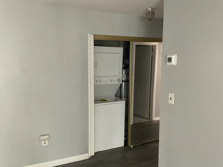 1203 N Oaks Blvd — Photo 9