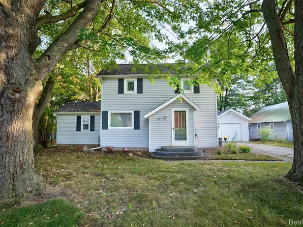 229 W Maple St, Elsie, MI 48831