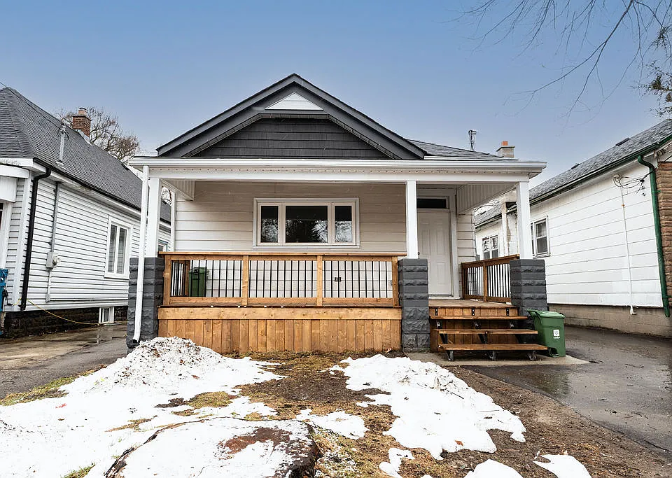 105 Inkerman St