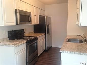 2nd image of 652 Summer Winds Ln