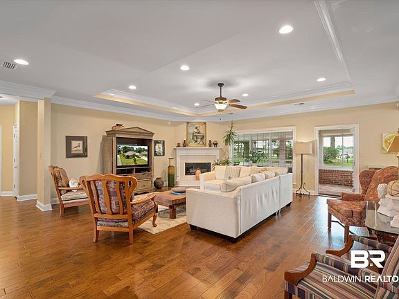 4th image of 216 Lake Ridge Dr