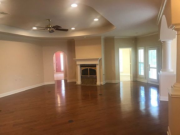 2nd image of 805 Harmony Hill Dr