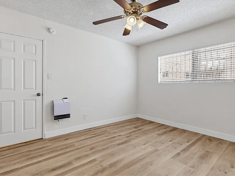 6407 10th Ave — Photo 11