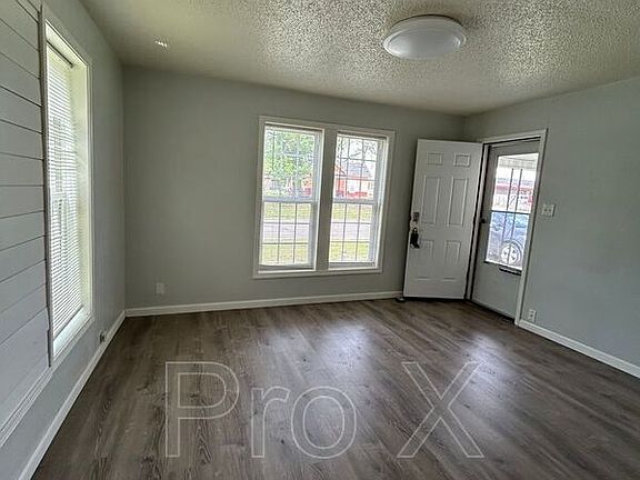 2nd image of 105 W Jefferson St #A