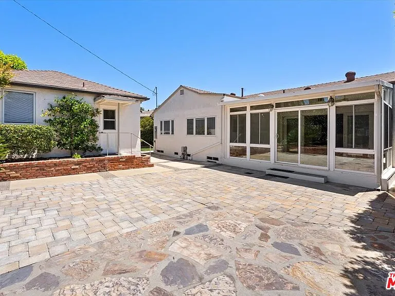 13207 Lake St — Photo 3