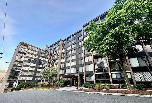 9060 Palisade Ave #811 — Photo 1