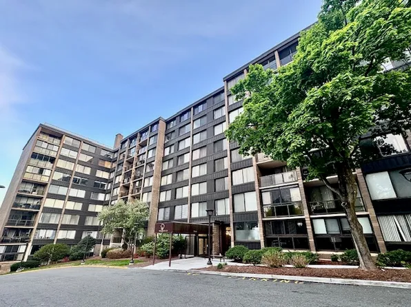9060 Palisade Avenue image 1 of 17