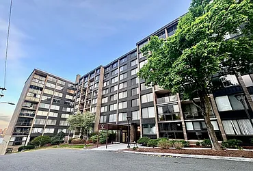 9060 Palisade Avenue, #811