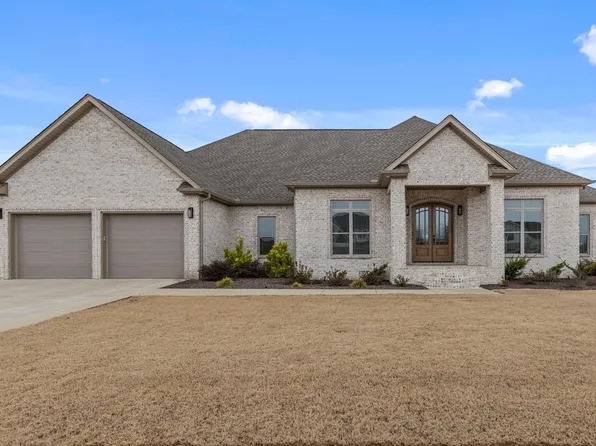 1017 Whippoorwill Cir, Florence, AL 35630