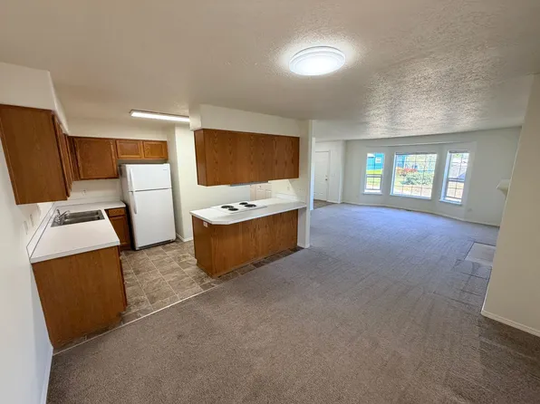 Two Bedroom Duplex in South Salem, 2846 Vintage Ave SE, Salem, OR 97306