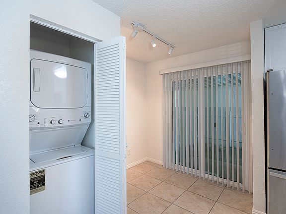 3rd image of 233 Elm Ave