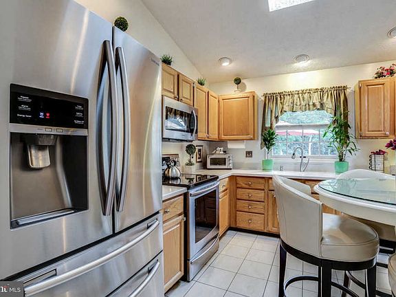 2nd image of 7918 Severn Hills Way