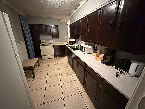 3rd image of 271 W Brooks Rd