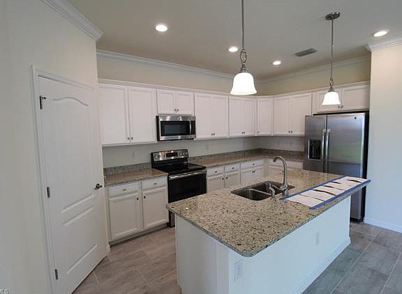 4th image of 10240 Livorno Dr