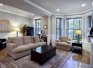 837 W Newport Ave #2, Chicago, IL 60657