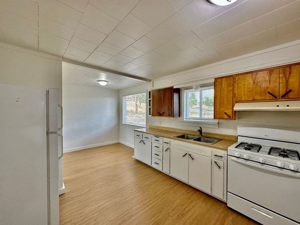 3528 Lakeport Blvd