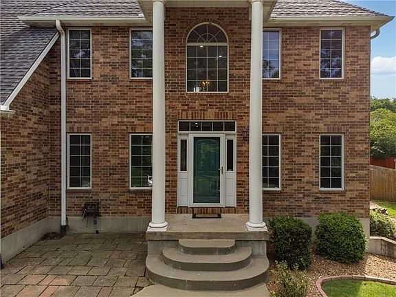 4th image of 71 Arrowhead Dr