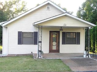 8915 Cyrus Ln, Saint Louis, MO 63123