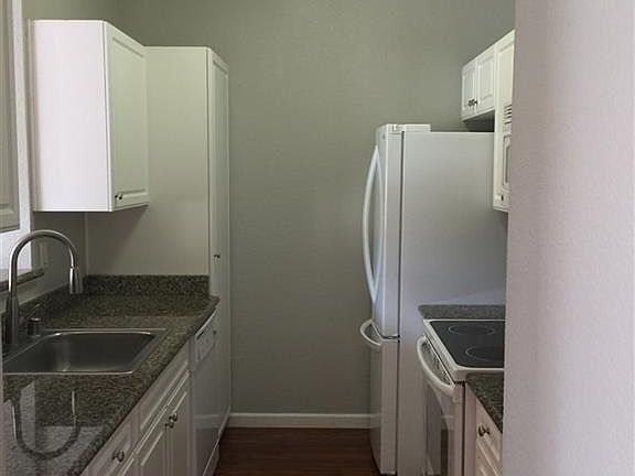4th image of 7124 Cross Creek Cir APT B
