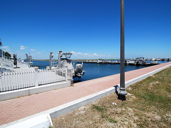 3rd image of 8303 Marina Dr