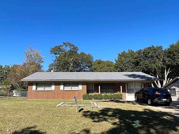 3rd image of 5 S Hermitage Dr