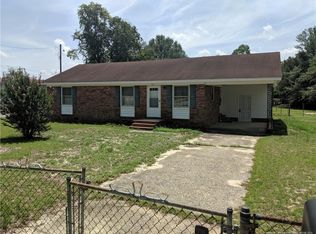 6121 Pine St, Fayetteville, NC 28311