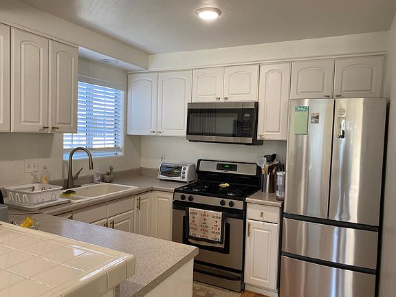 3rd image of 4034 Boundary St